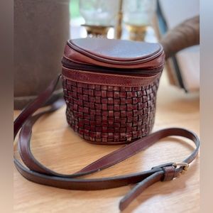 Vintage leather weaved St.JohnsBay small bucket bag